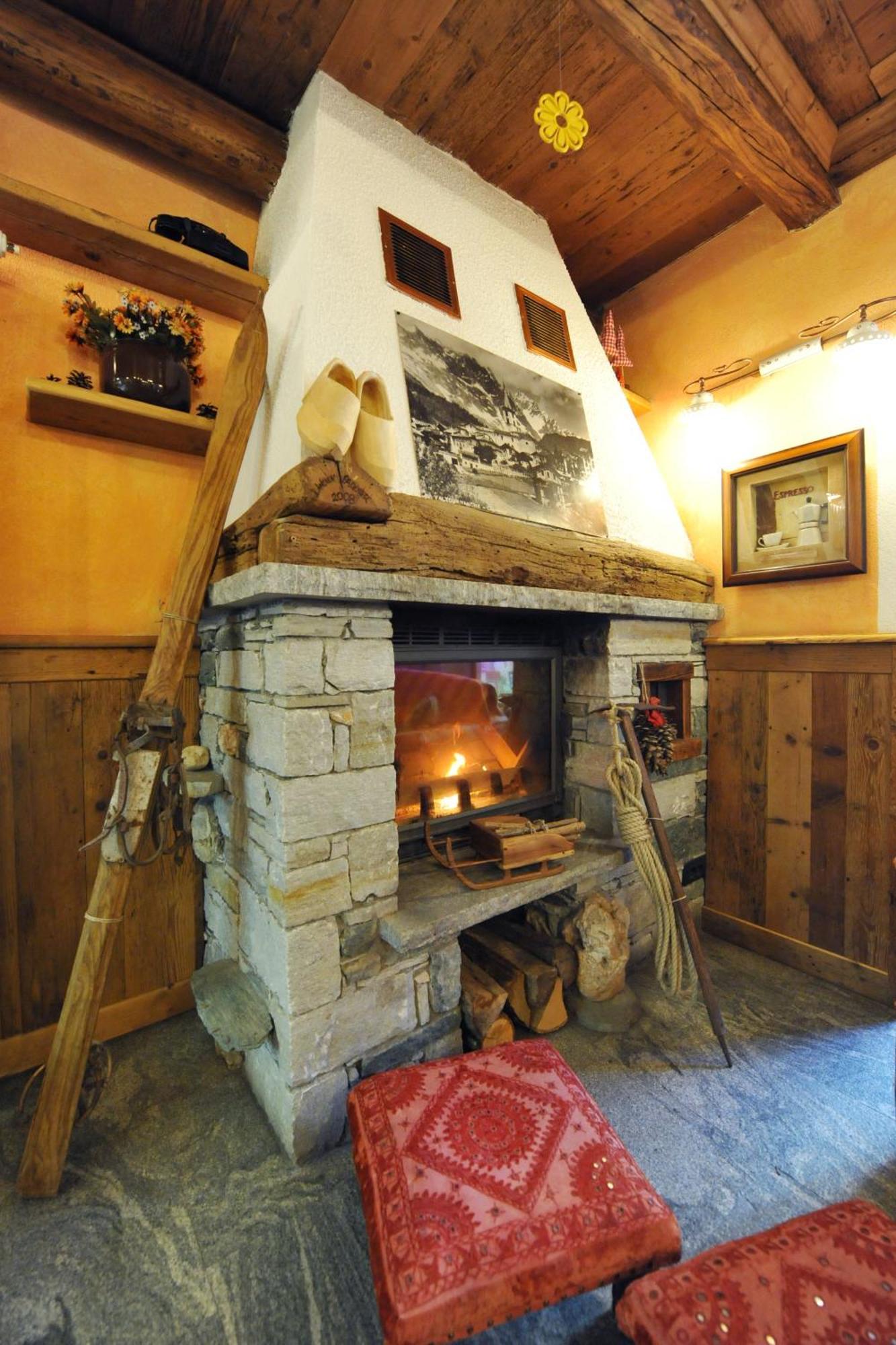 L'Ancien Paquier Chambre D'Hotes Valtournenche Exterior photo