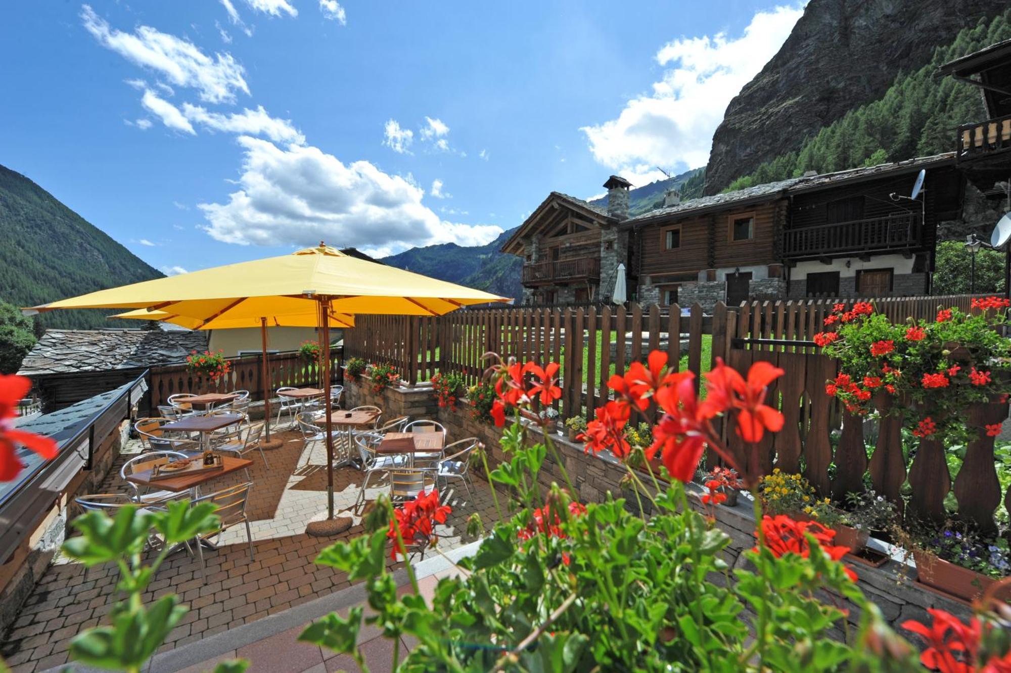 L'Ancien Paquier Chambre D'Hotes Bed & Breakfast Valtournenche Exterior photo